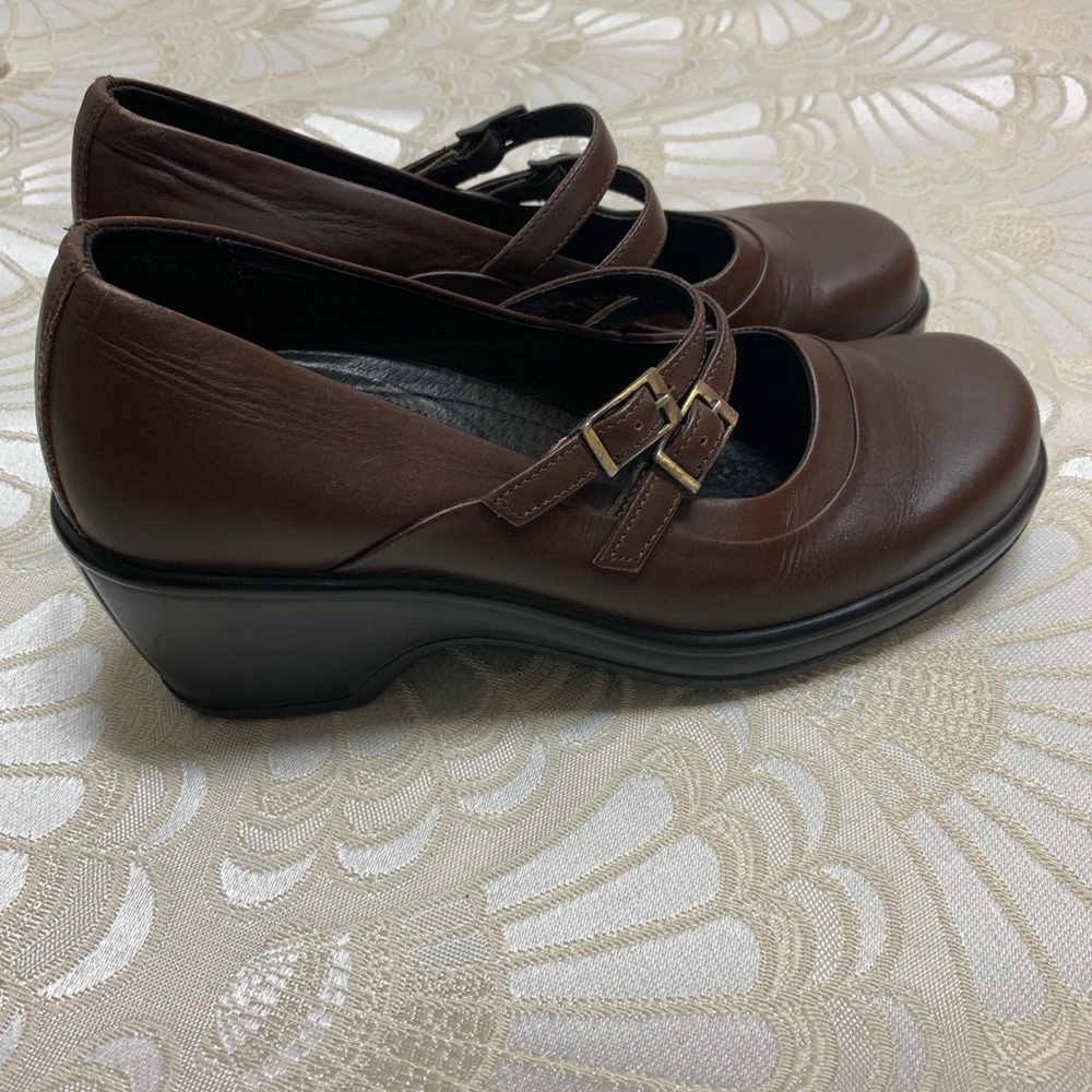 CLOSING CLOSET 🆘 Dansko Clogs